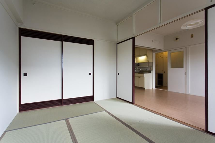 アパートの壁を掃除する方法