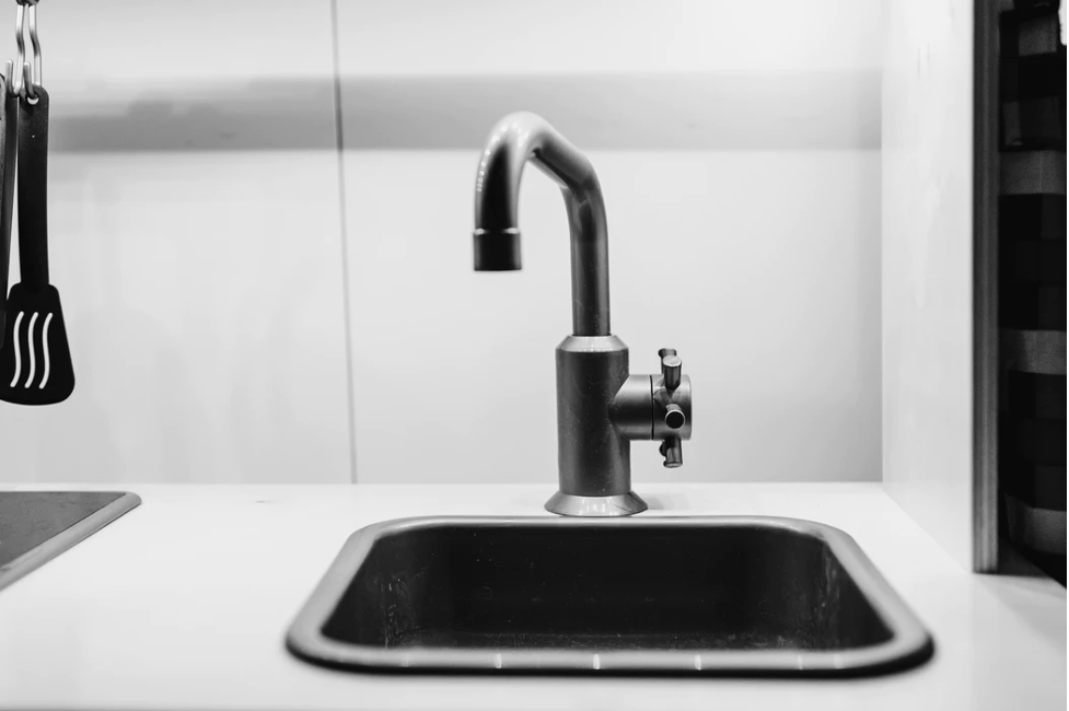 Everything You Need To Know About Japanese Sinks