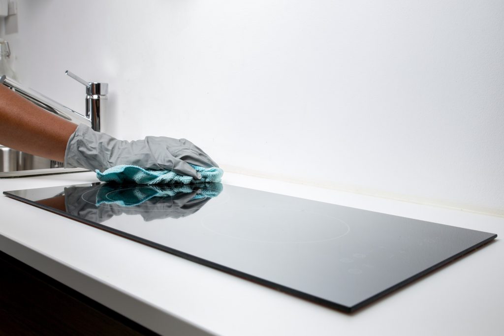 カウンターの拭き掃除