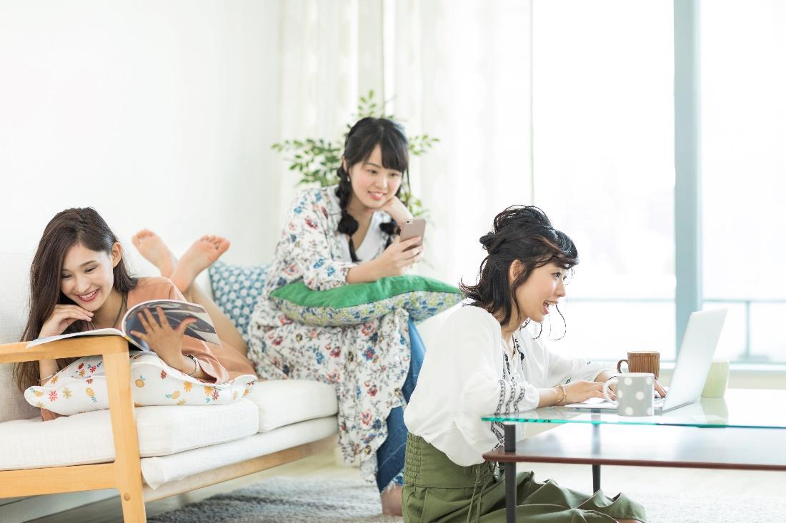 The Pros and Cons of Room Sharing with Friends and How to Make It Work 