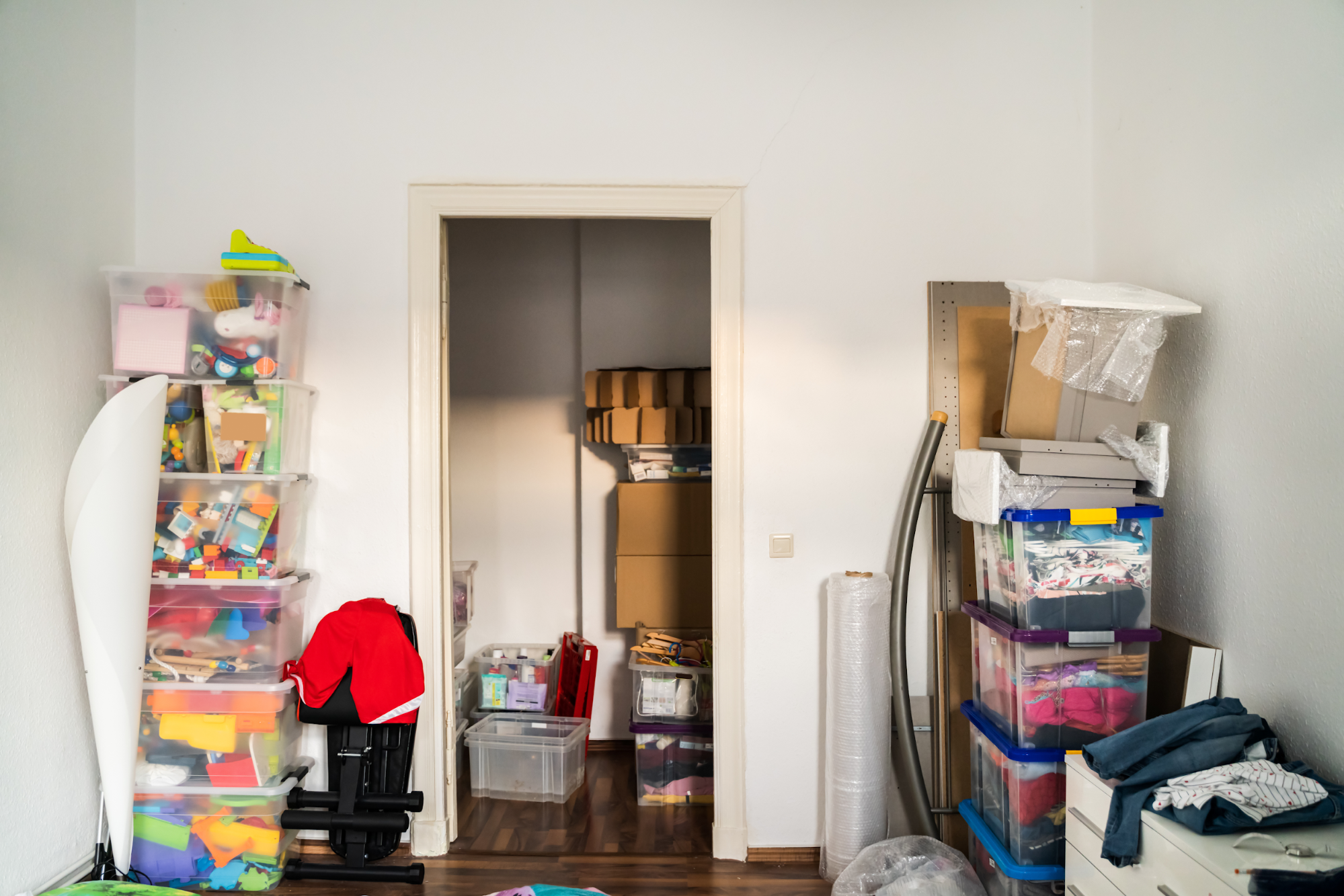 5 Ways to Dispose of Unwanted Household Items Before Moving 