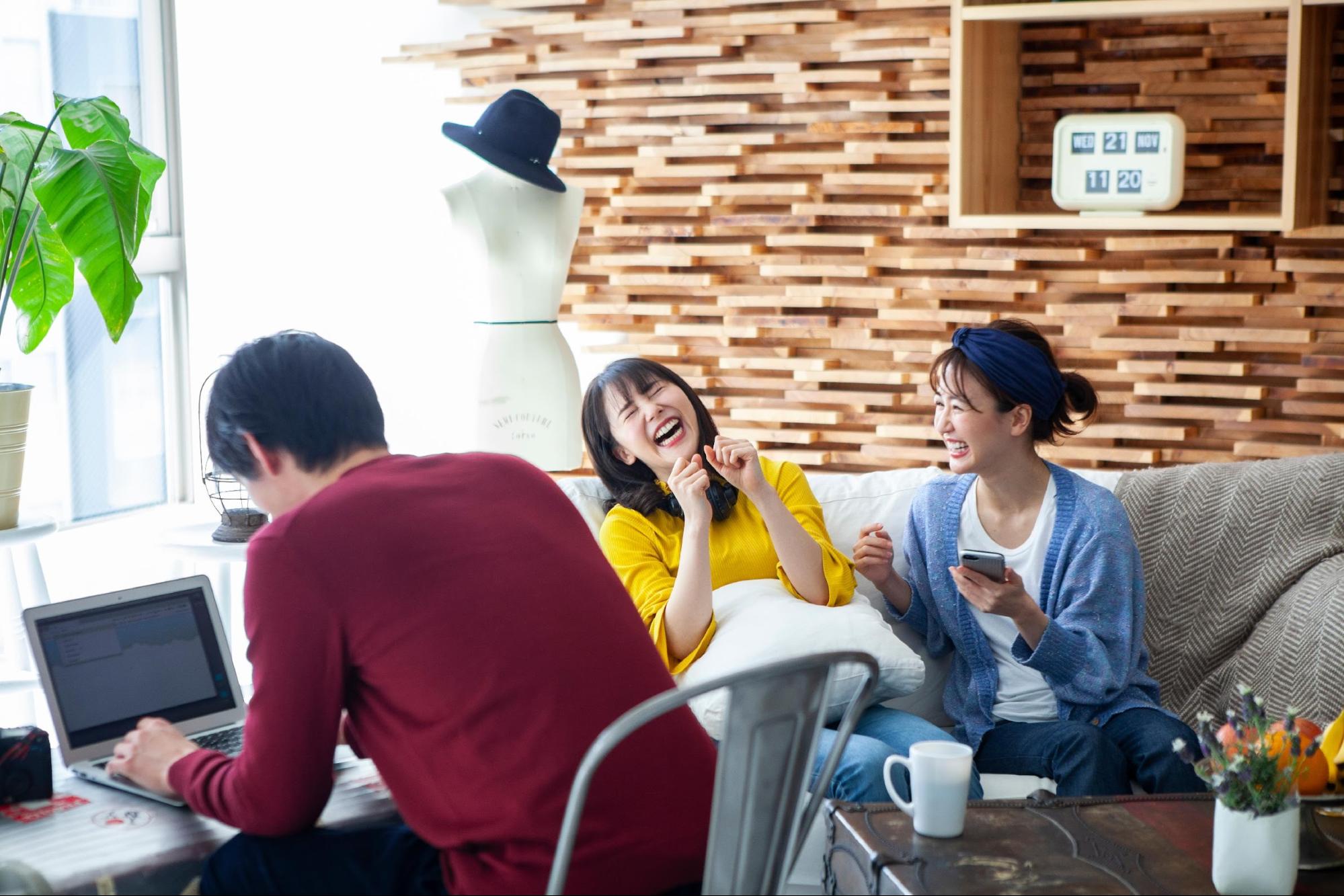 Things to Know Before Living in a Sharehouse! Introducing the Pros and Cons 